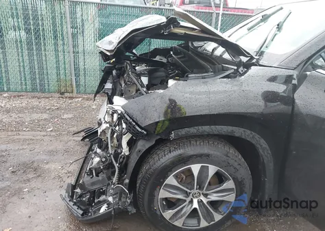 2020 Toyota Highlander Xle z USA, uszkodzony, nr VIN 5TDHZRBH8LS009983